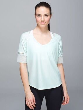 NEW Lululemon Var-City 1/2 Sleeve In Sea Mist (light Green / Blue/ Size 6 - NEW